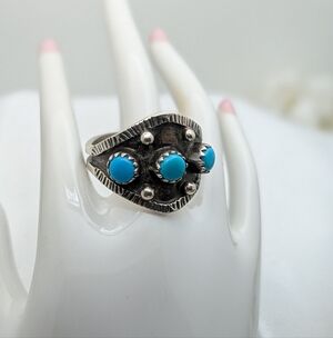 Vintage Native American Sterling Silver Three-Stone Turquoise Ring